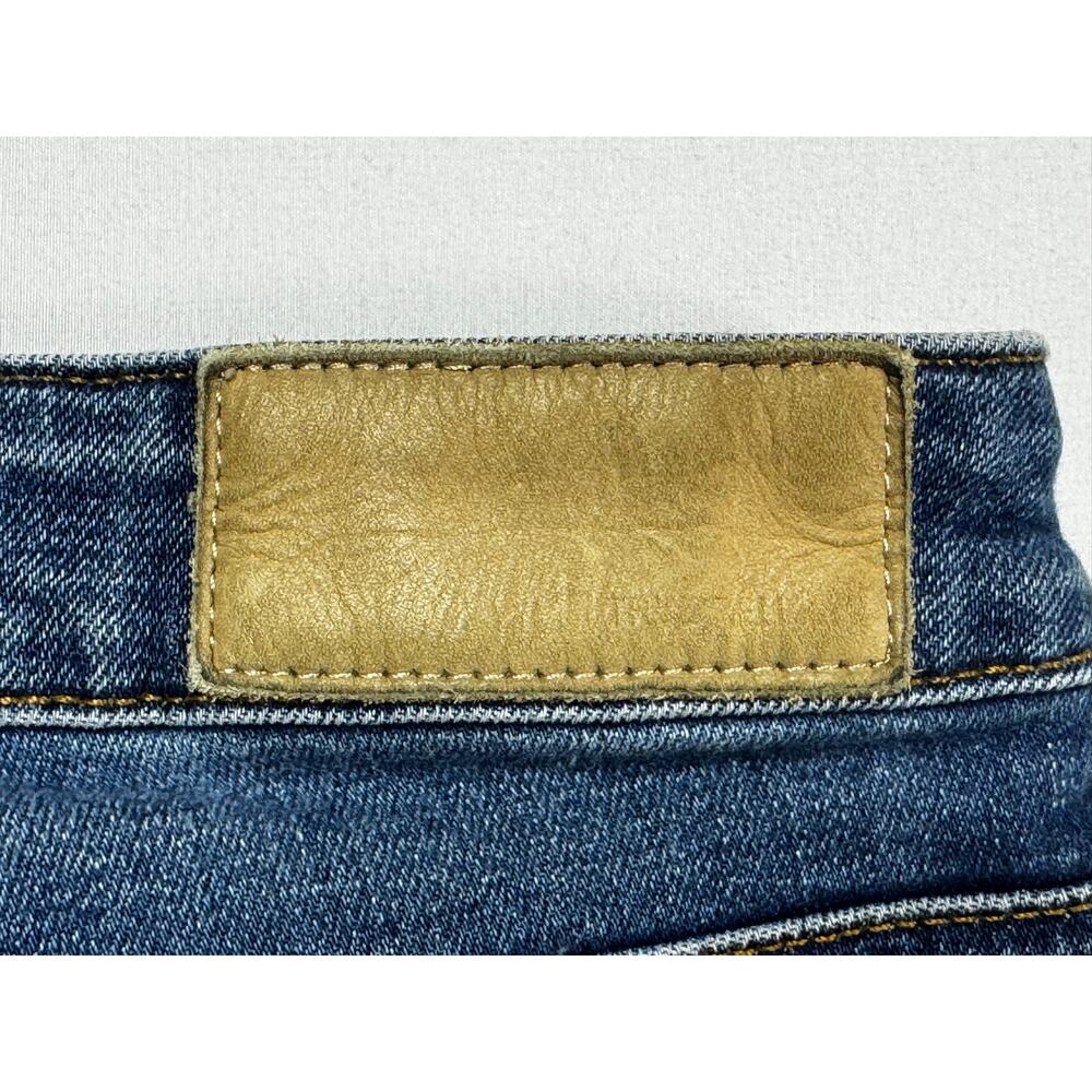 True Religion Women’s Jayde Mid Rise Classic Cuffed Denim Shorts - Size 32x3.5 - Picture 3 of 7